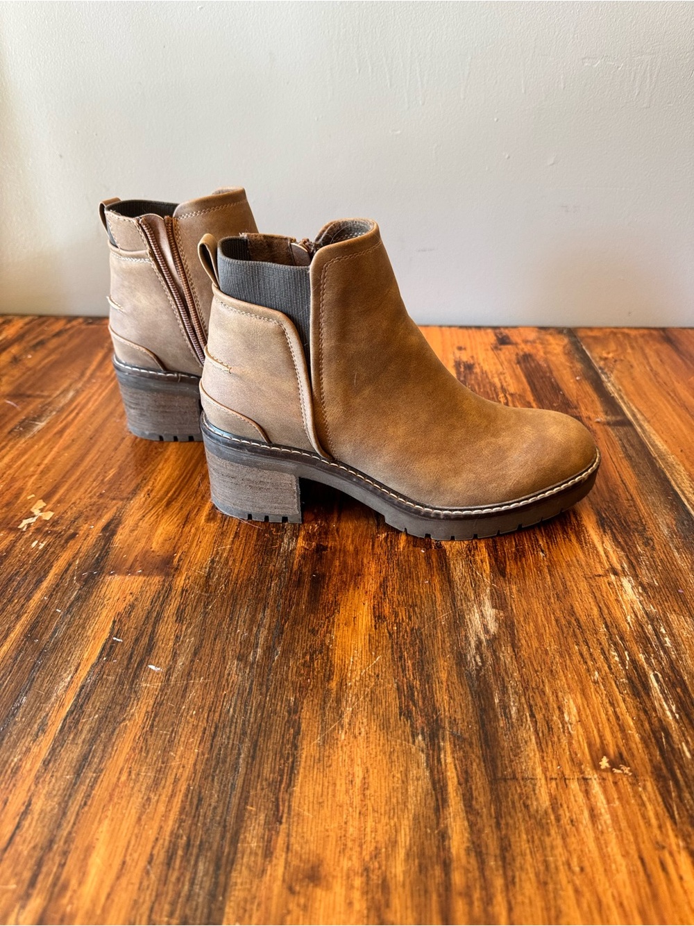 Women’s Brown Chelsea Ankle Boots - Picture 3 of 3